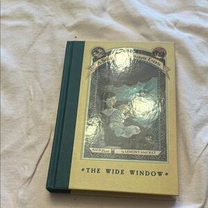A Series of Unfortunate Events: The Wide Window - Yellow & Dark Teal Hardcover